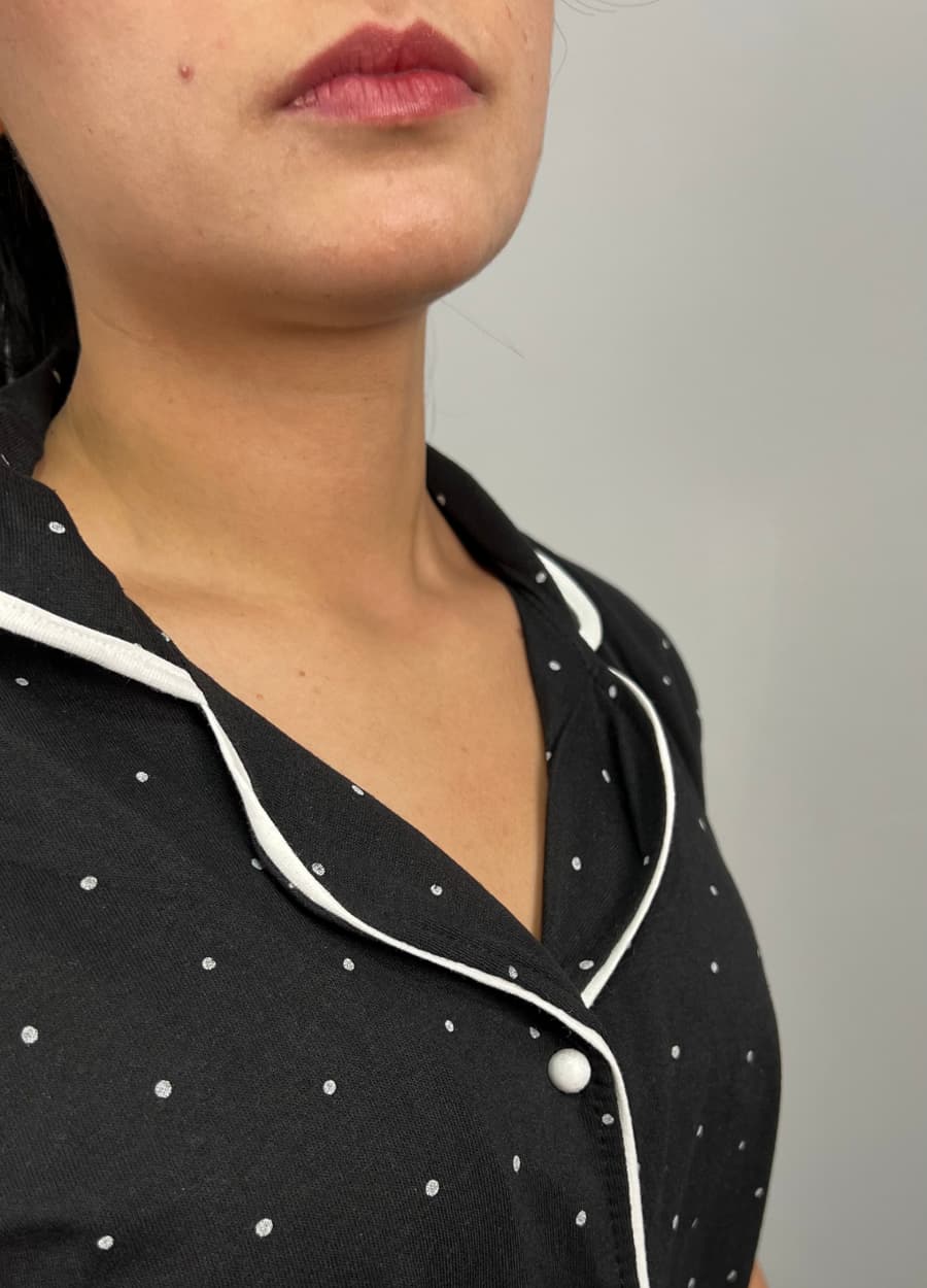 Puantiyeli Düğmeli Kısa Kol Beyaz Çizgili Pijama Takımı